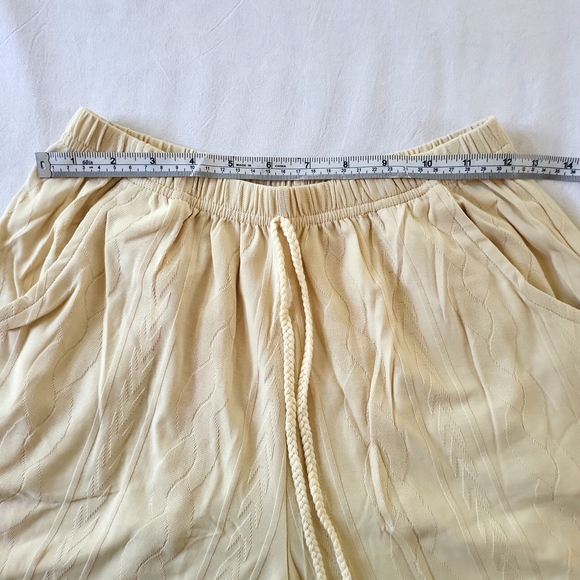 Beautiful 2 piece - Picture 3 of 12